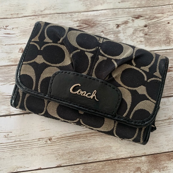 Coach Handbags - COACH WALLET